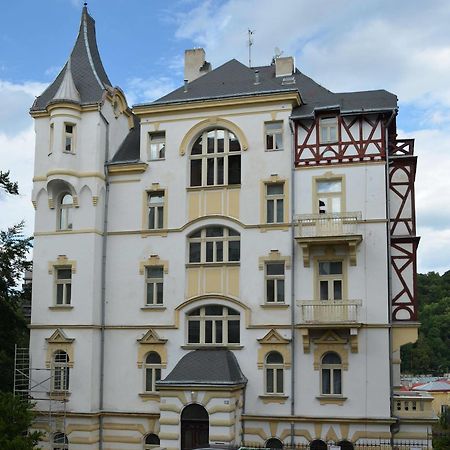 Villa Sofia Apartments カルロヴィ・ヴァリ エクステリア 写真