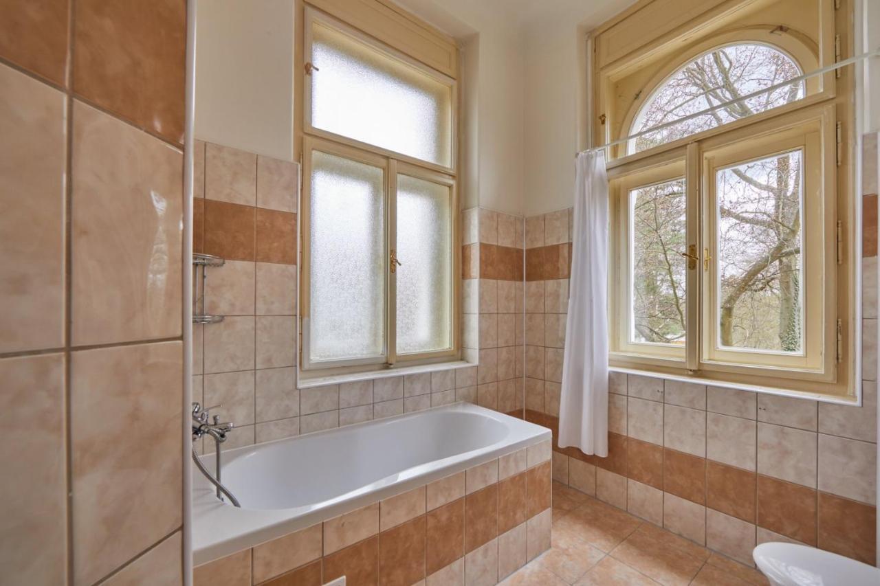 Villa Sofia Apartments カルロヴィ・ヴァリ エクステリア 写真