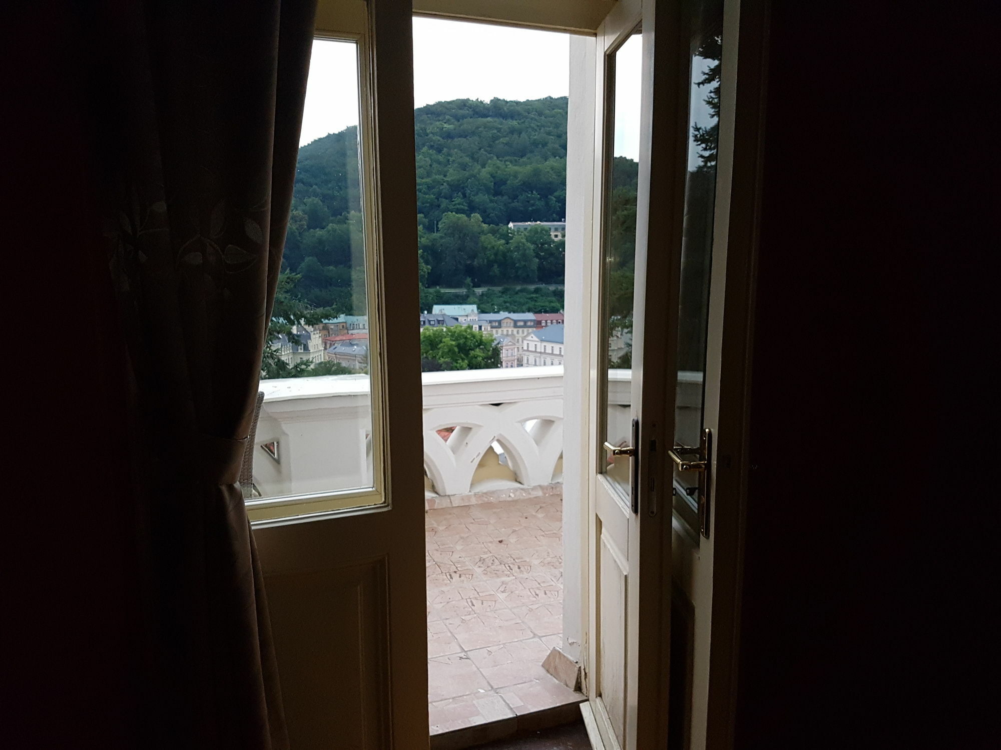 Villa Sofia Apartments カルロヴィ・ヴァリ エクステリア 写真